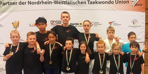 Bild: Goldmedaillen für mehr als die Hälfte des Teams in Gummersbach